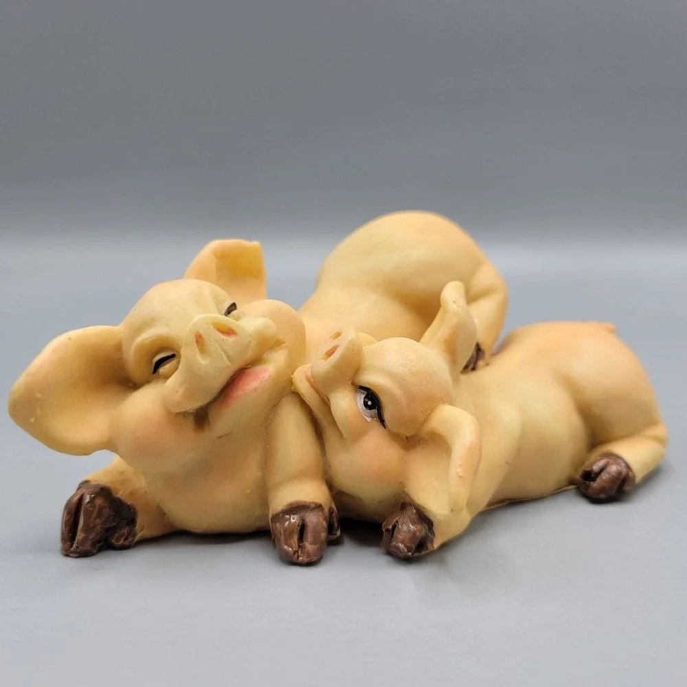 Vintage Pig Figurines Resin Sculptures Mamma & Baby Pig Playful Animal Decor